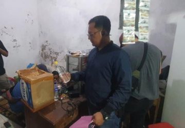17 Botol Arak Bali Disita, Satresnarkoba Polresta Sumenep Tindak Penjual Miras